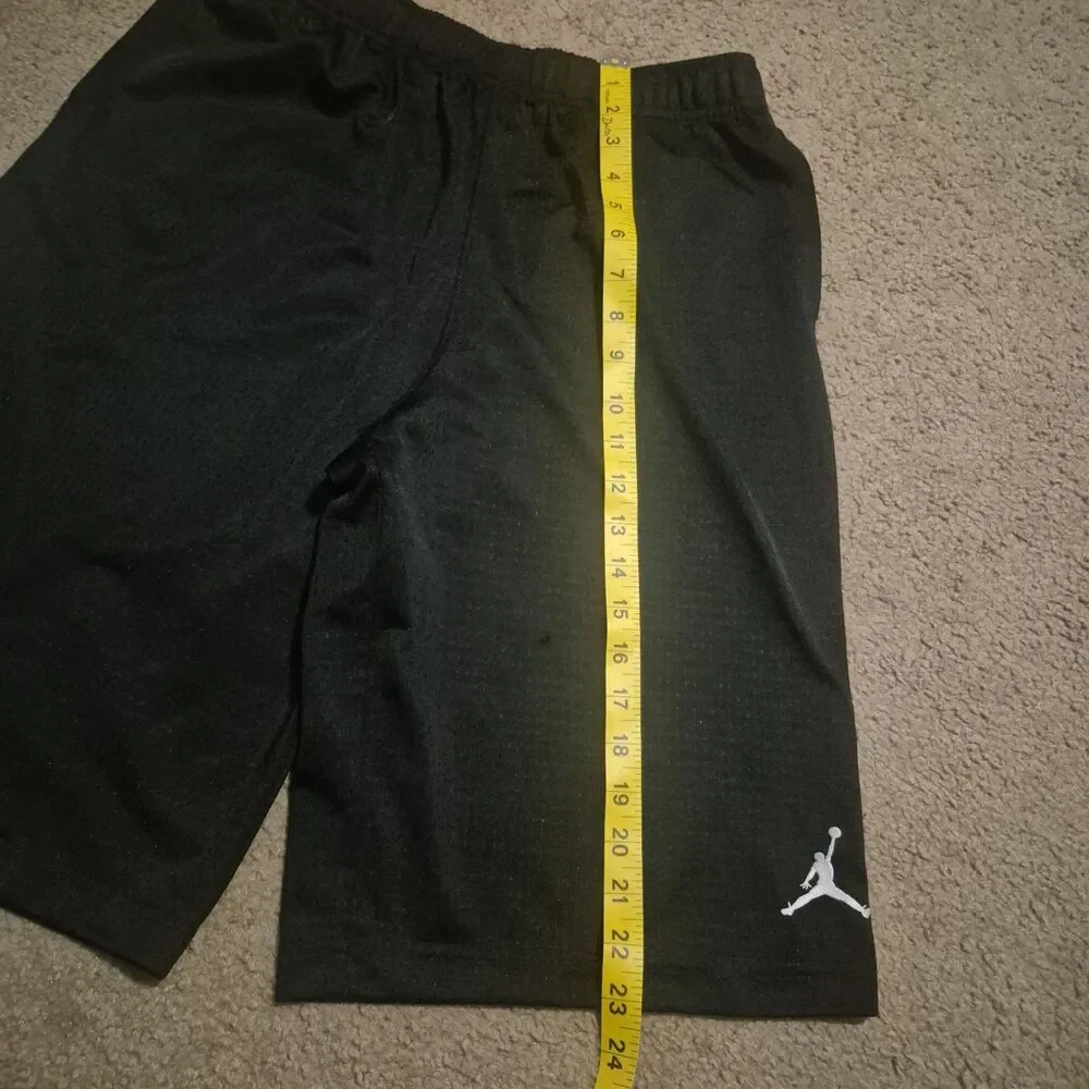 Jordan Basketball Shorts Athletic Gym Jumpman Logo Youth XL Black (13-15 Years)